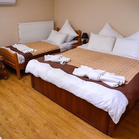 Hotel Victoria Borjomi ภายนอก รูปภาพ