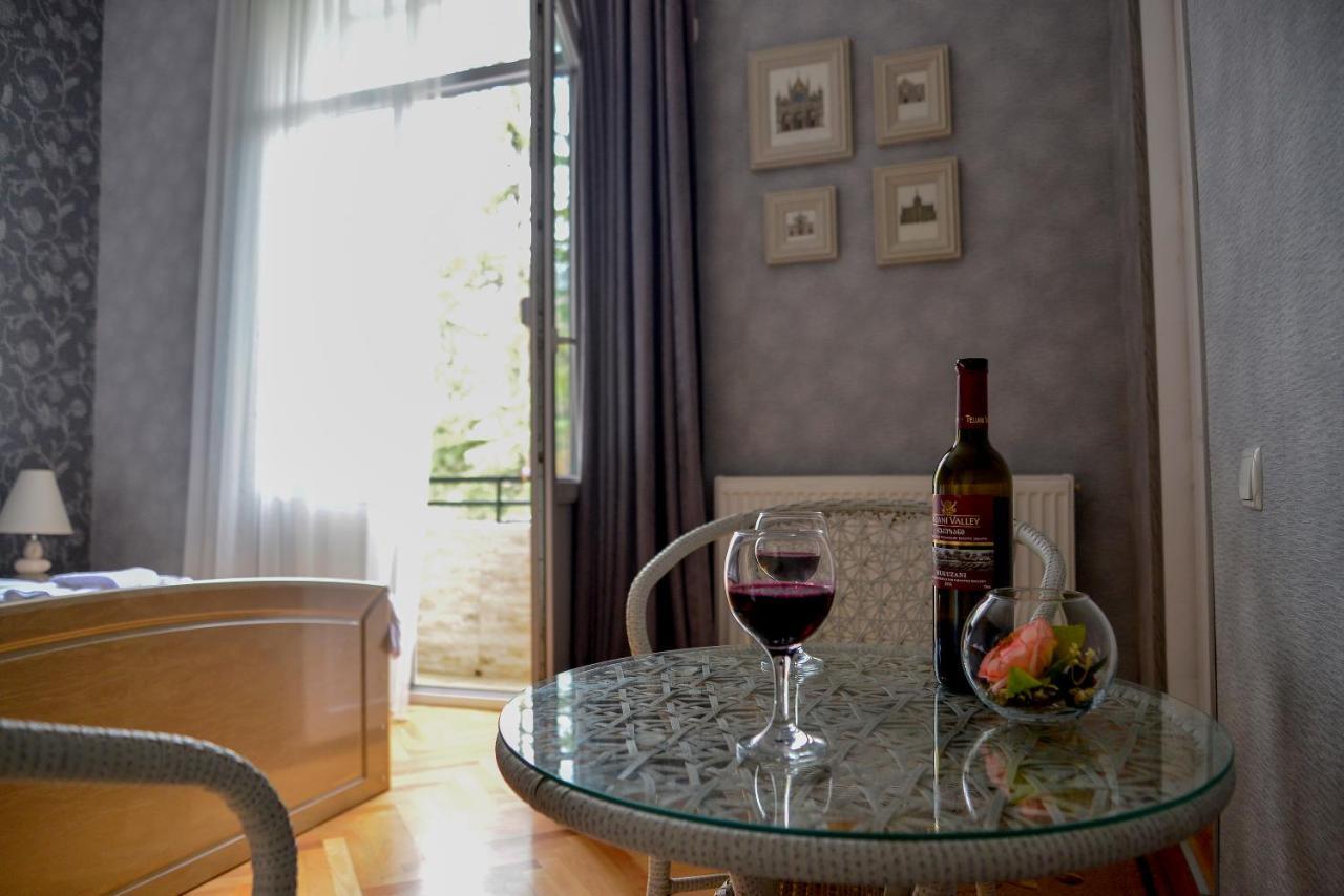 Hotel Victoria Borjomi ภายนอก รูปภาพ