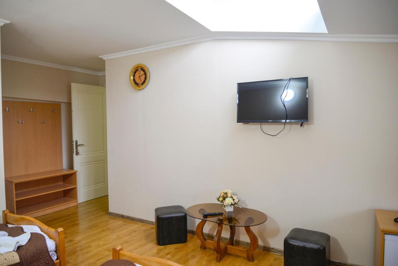 Hotel Victoria Borjomi ภายนอก รูปภาพ