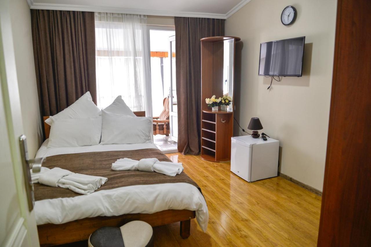 Hotel Victoria Borjomi ภายนอก รูปภาพ
