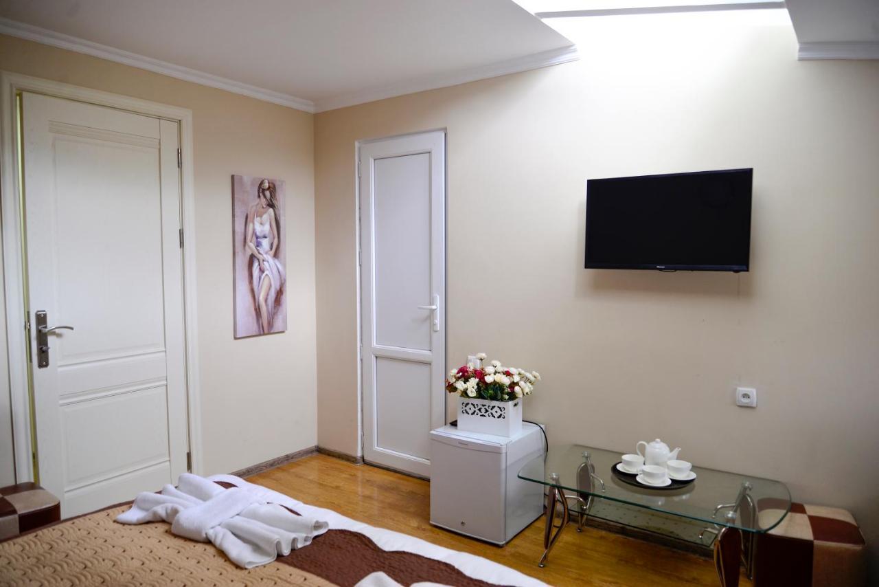 Hotel Victoria Borjomi ภายนอก รูปภาพ